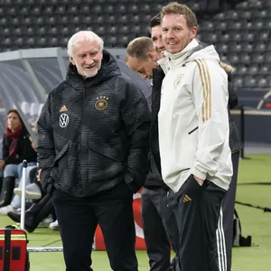 Rudi Völler und Julian Nagelsmann beim Training der Nationalmannschaft