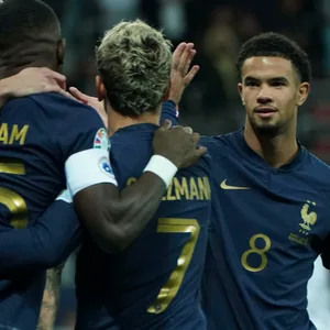 Warren Zaire-Emery feiert mit Frankreich gegen Gibraltar