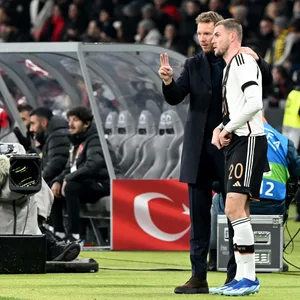 Marvin Ducksch mit Julian Nagelsmann