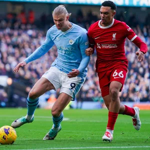 Erling Haaland (Manchester City) gegen Trent Alexander-Arnold (FC Liverpool)