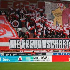 Choreografie der Fans des Halleschen FC im Spiel gegen den 1. FC Saarbrücken