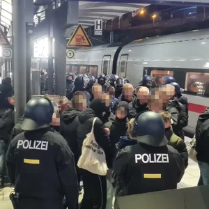 Bundespolizei überprüft Fans im Hauptbahnhof