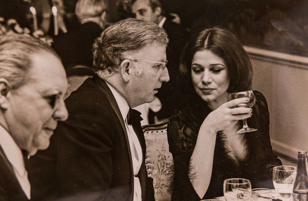 Film- und Fernsehschauspielerin Hannelore Elsner 1974 im Gespräch mit Paul Otto Vogel