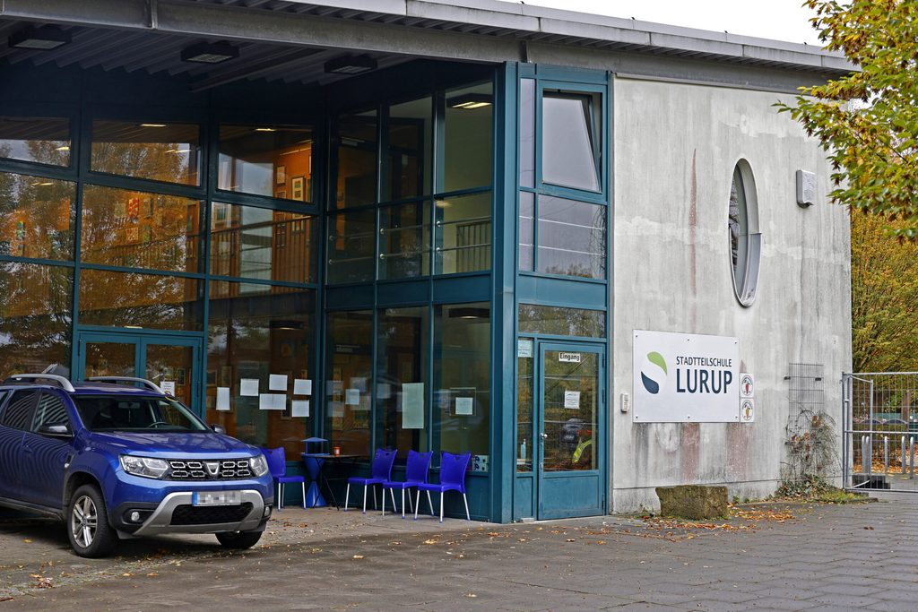 Eingangsgebäude zur früheren Stadtteilschule Vorhornweg (Lurup)