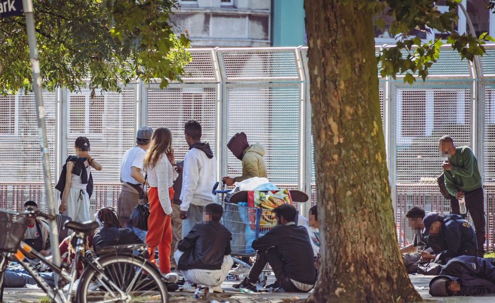 Im Umfeld des „Drob In“ kommt es regelmäßig zu Polizeieinsätzen.