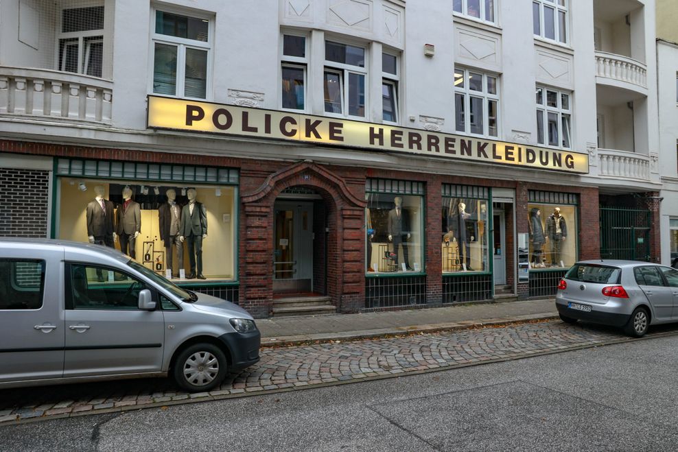 Der Herrenausstatter „Policke“ liegt an der Böckmannstraße in St. Georg.