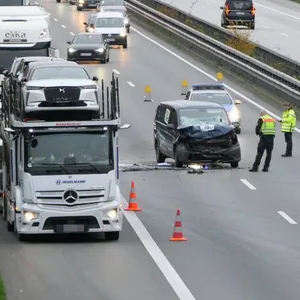Der Verkehr staute sich nach dem Unfall auf mehreren Kilometern.