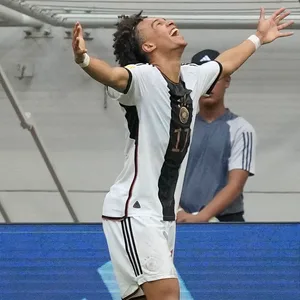 St. Paulis Eric da Silva Moreira bejubelt sein Tor zum 2:0 gegen Venezuela