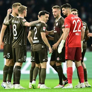 St. Pauli im Mannschaftskreis