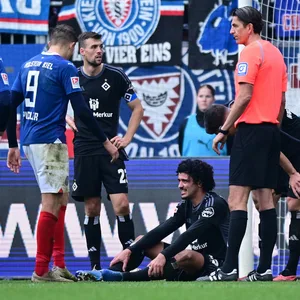Guilherme Ramos liegt verletzt am Boden