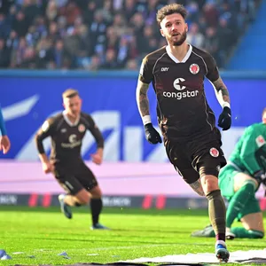 Marcel Hartel nach Tor für den FC St. Pauli gegen Hansa Rostock