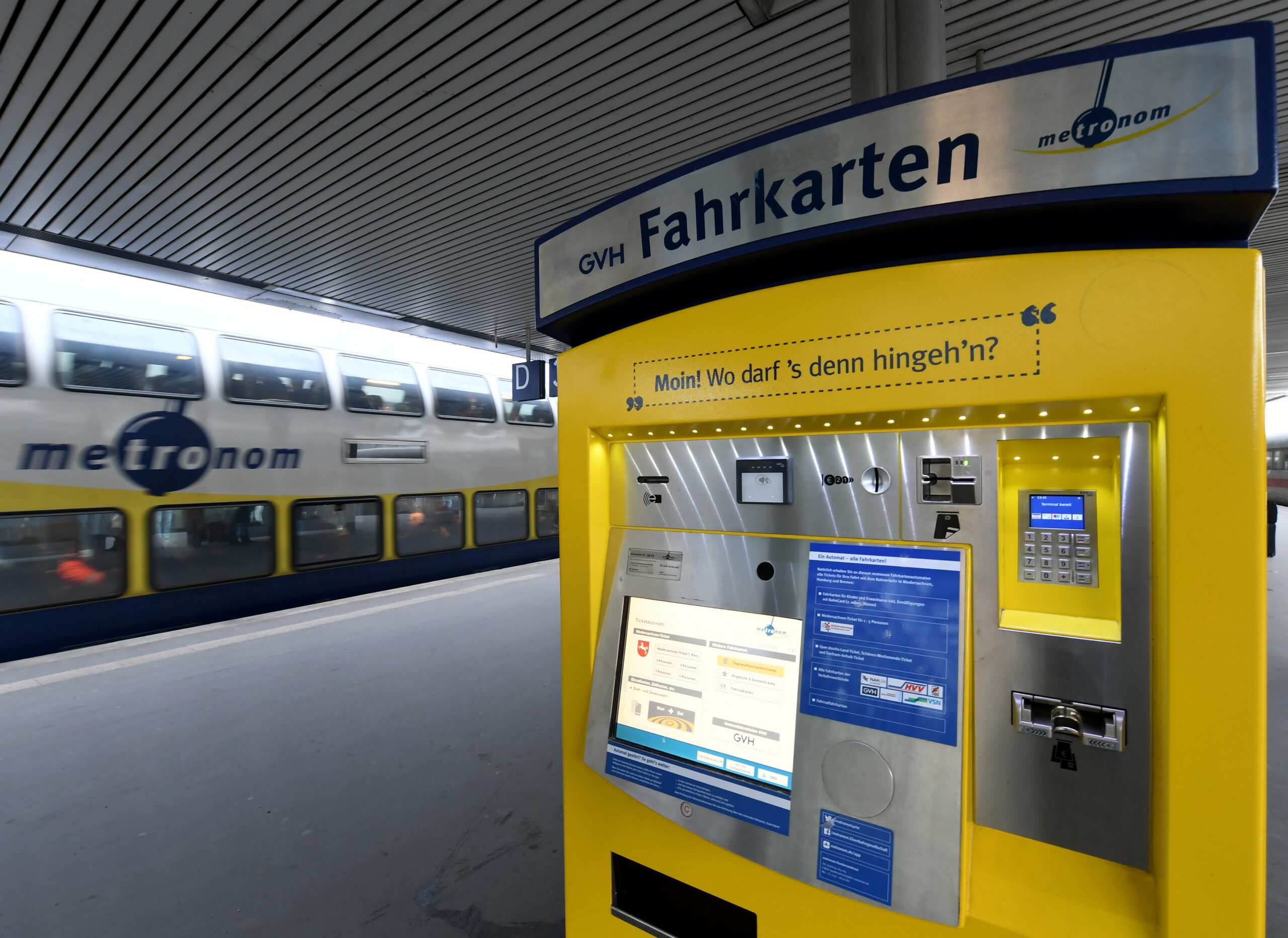 Ein Fahrkartenautomat des Unternehmens Metronom (Symbolbild)