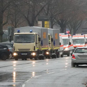 Großübung in Hamburg – Konvois mit Blaulicht in Hamburg unterwegs