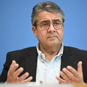 Sigmar Gabriel (SPD) fordert einen Wechsel in der Migrationspolitik. (Archivbild)