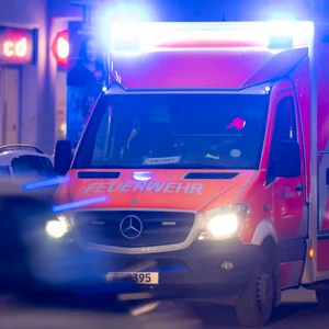 Die 34-Jährige wurde in ein Krankenhaus gebracht (Symbolbild).