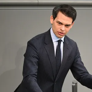 Christoph Ploß (CDU) hält eine Rede im Deutschen Bundestag.