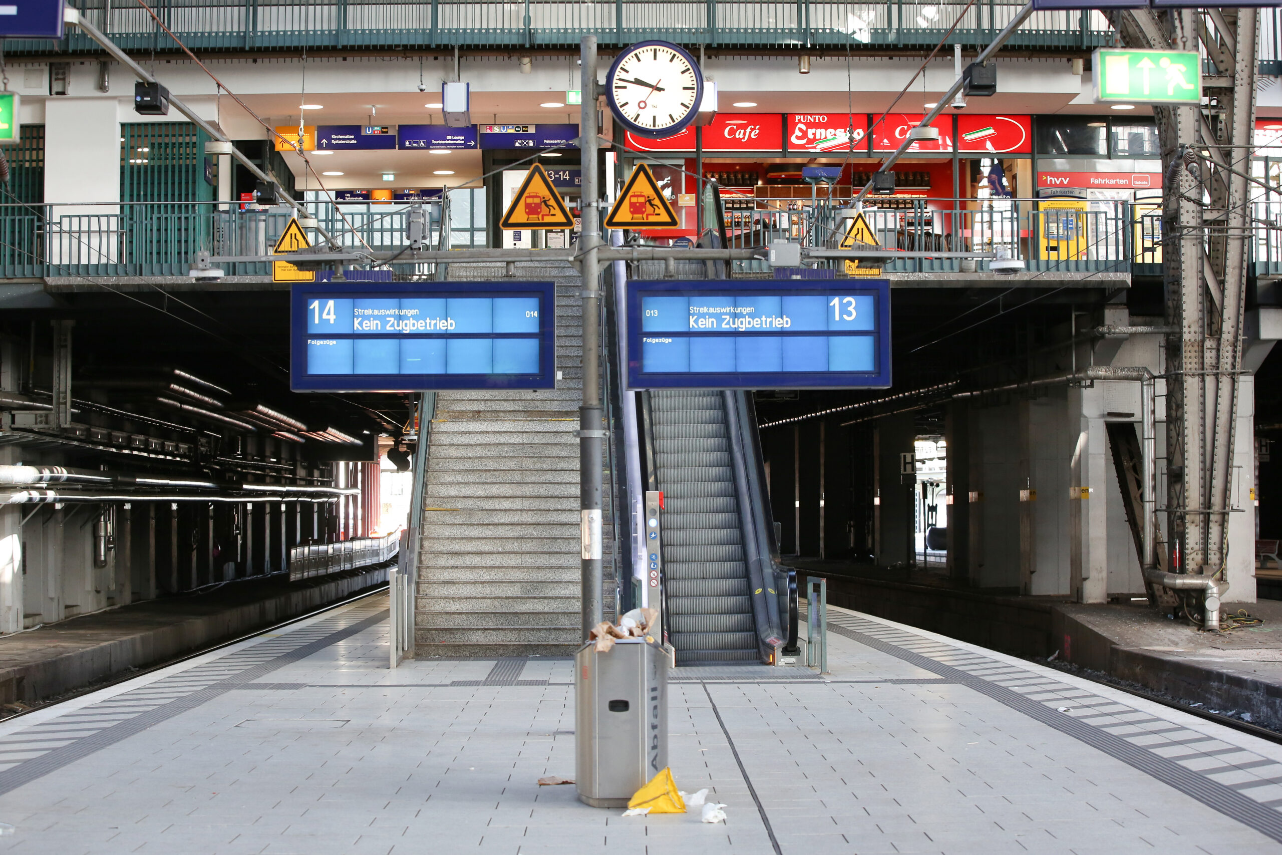 Der Hamburger Hauptbahnhof während eines Warnstreiks (Archivild)
