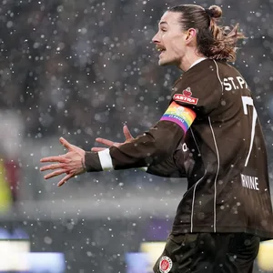 Jackson Irvine im Trikot des FC St.Pauli