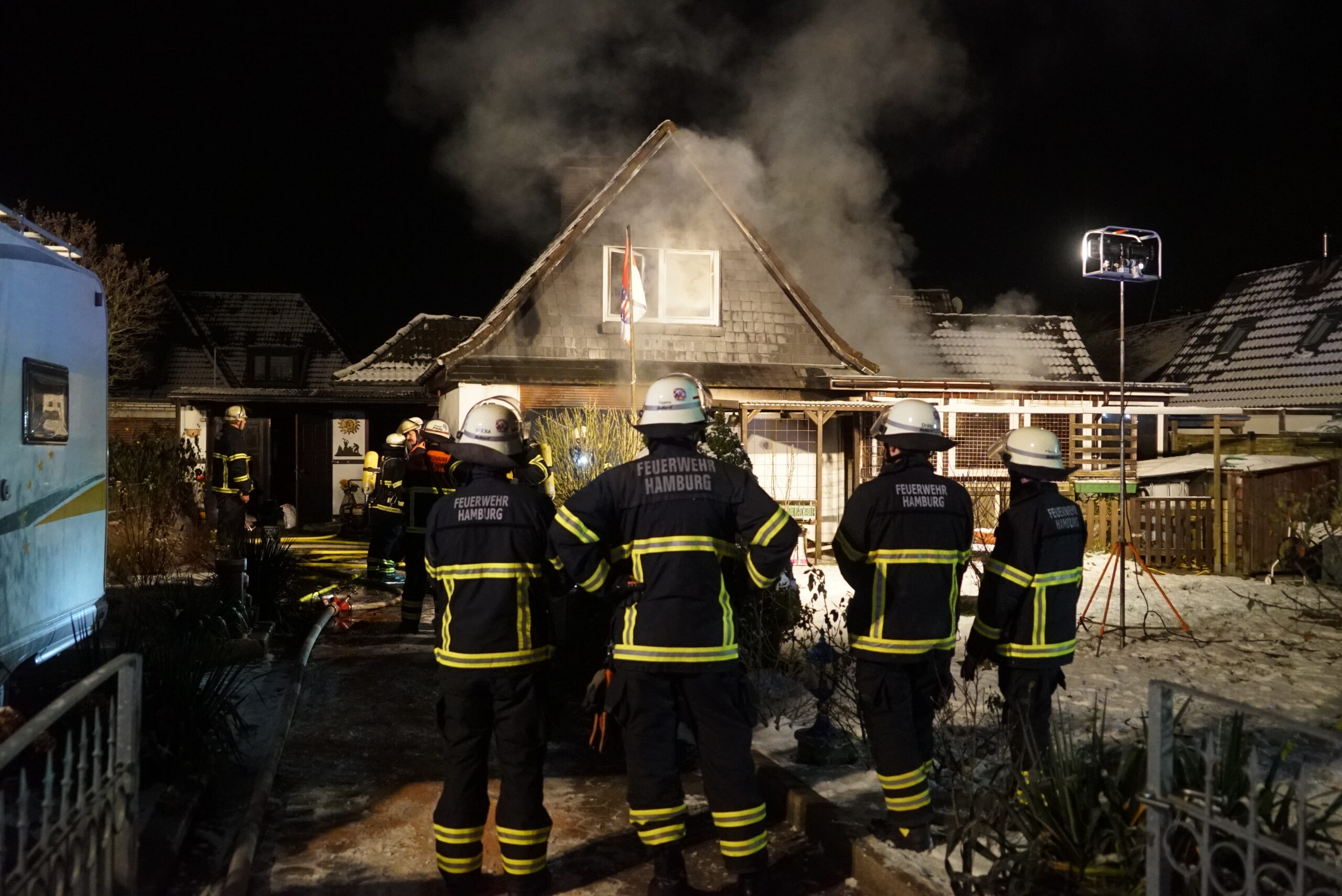 Am frühen Freitagmorgen brannte es in einem Einfamilienhaus in Billstedt.