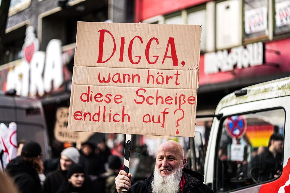 Ein Demonstrant auf der Demo für den Erhalt des Molotow.