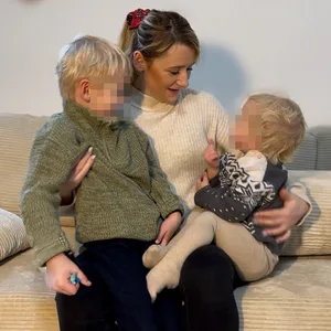 Anna ist mit ihren beiden Söhnen nun allein.