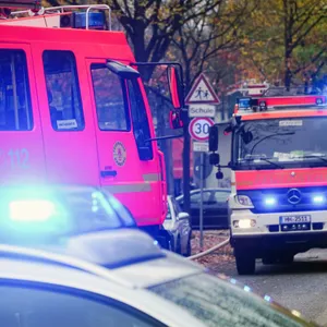 Feuerwehrautos im Einsatz (Symbolfoto)