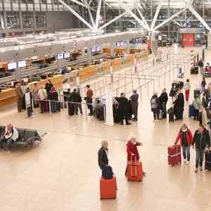 Passagiere am Hamburger Flughafen
