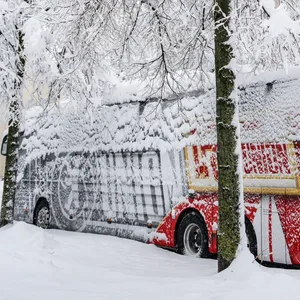 Der eingeschneite Teambus von Union Berlin in München