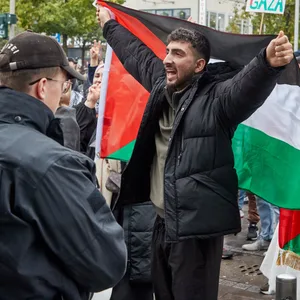 Pro-Palästina-Demo auf dem Steindamm in St Georg Ende Oktober. Die Versammlung war verboten worden.
