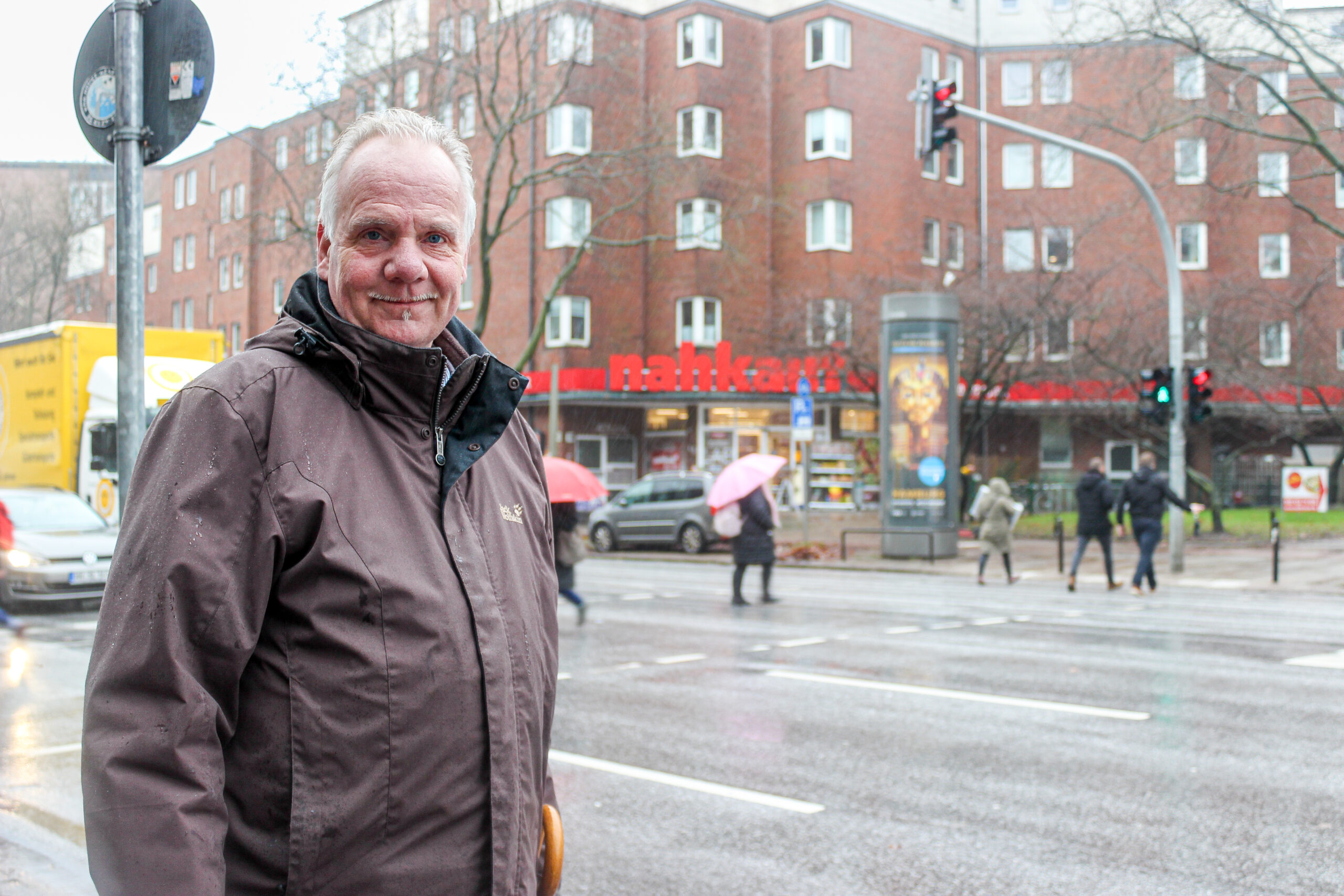Marco Holst erlebt mehrmals wöchentlich gefährliche Situationen an der Fußgängerampel.