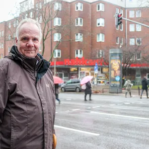 Marco Holst erlebt mehrmals wöchentlich gefährliche Situationen an der Fußgängerampel.