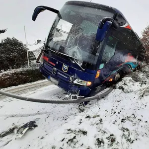 Bus umgekippt