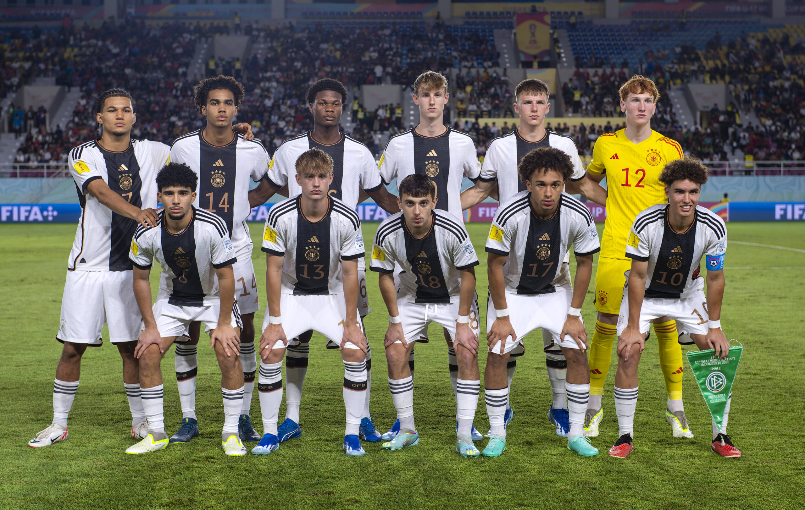 Mannschaftsfoto der deutschen U17 vor dem WM-FInale