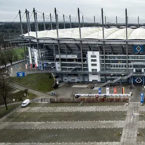 Das Volksparkstadion in Bahrenfeld: Hier soll die Fußball-Europameisterschaft 2024 stattfinden. (Archivbild)