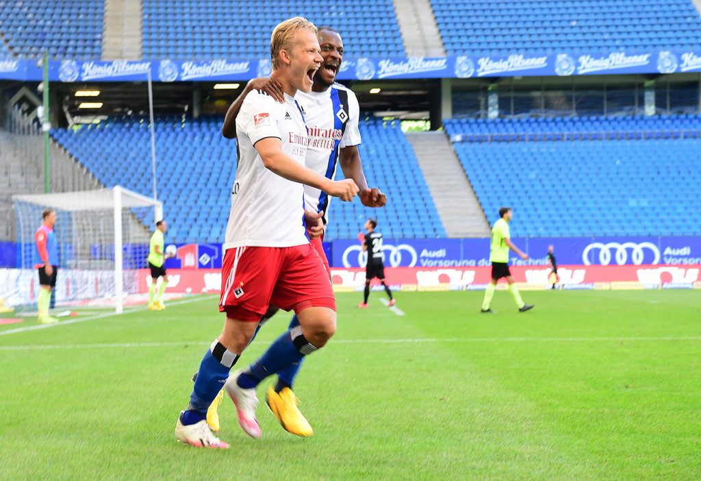 Joel Pohjanpalo und David Kinsombi jubeln