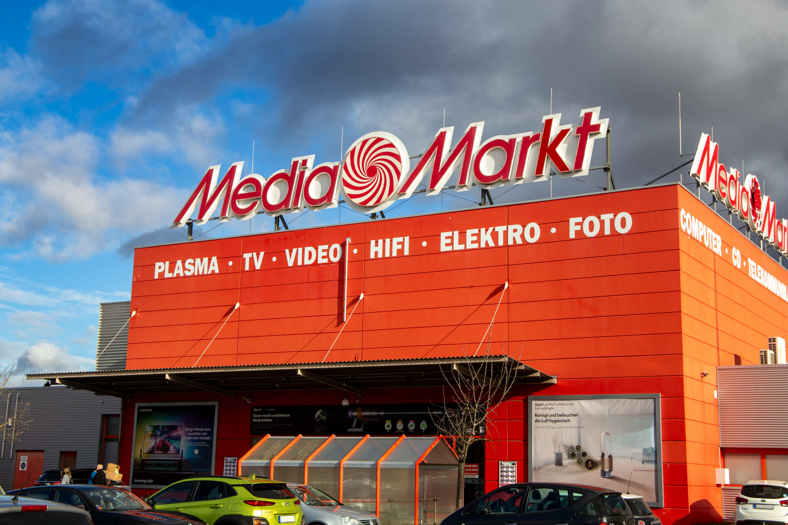 Qualm aus media Markt – Großalarm in Itzehoe