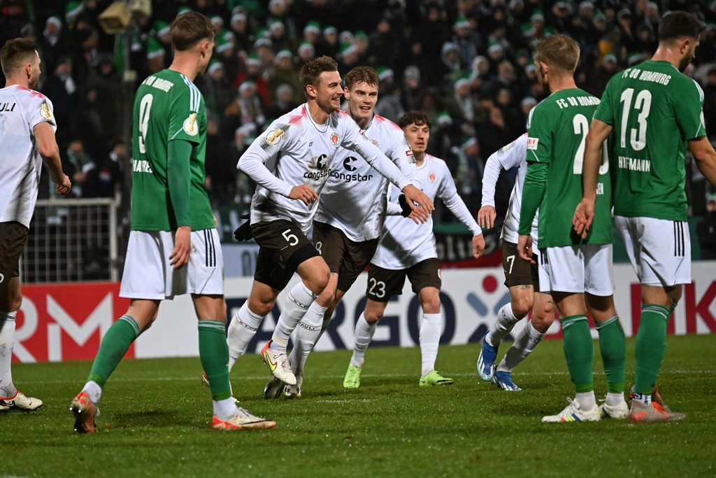 Hauke Wahl erzielt sein erstes Tor für St. Pauli