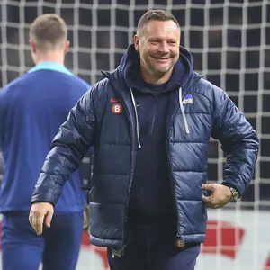 Pal Dardai auf dem Rasen des Berliner Olympiastadions