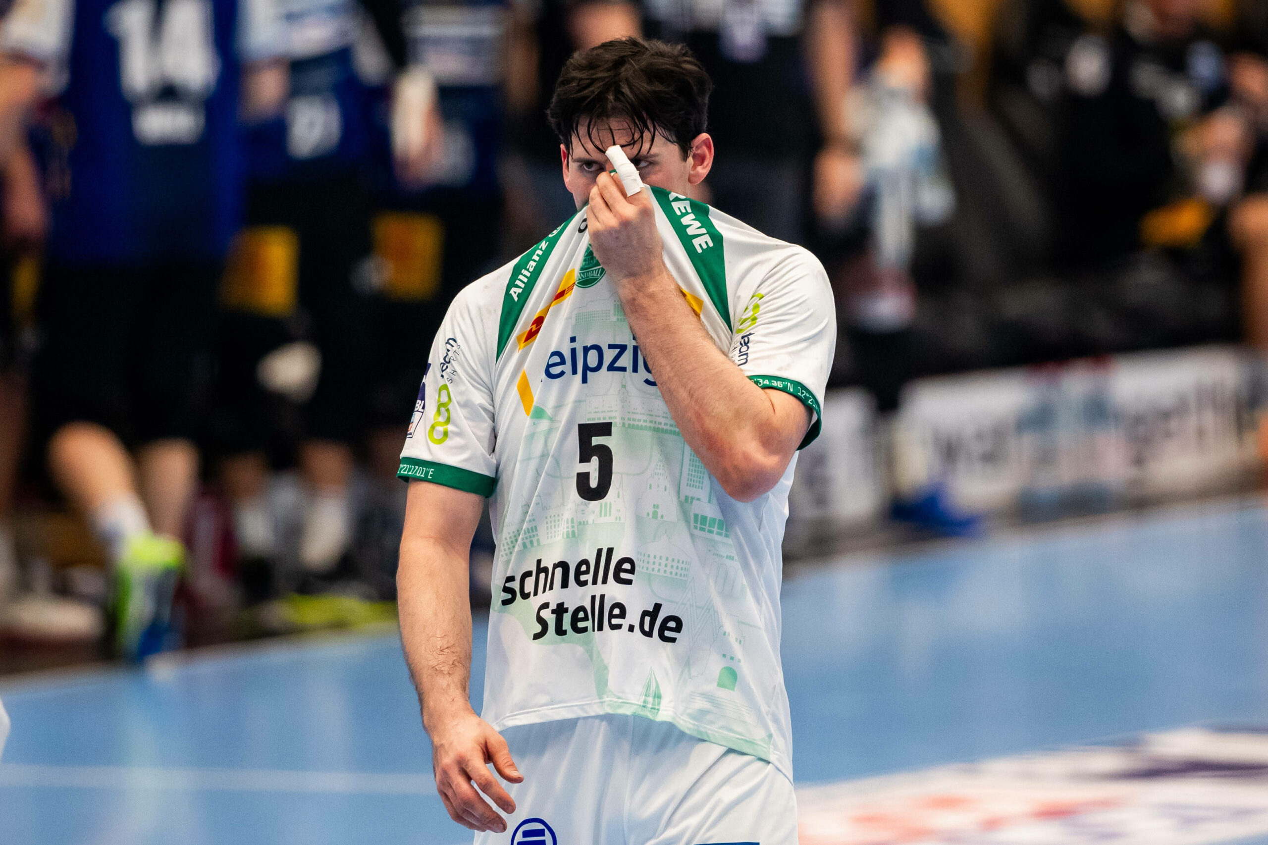 Simon Ernst im Trikot der Leipziger Handballer