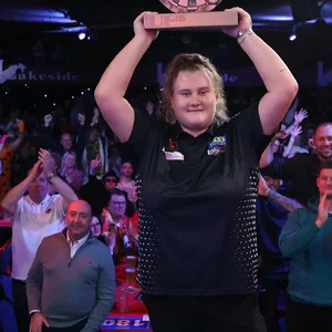 Darts-Weltmeisterin Beau Greaves