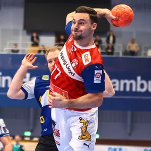 Dani Baijens holft zum Wurf aus.