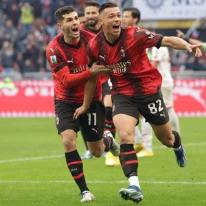 AC Mailand feiert Tor von Jan-Carlo Simic