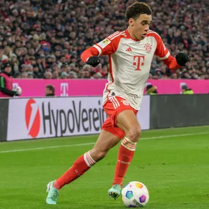 Bayern-Profi Musiala dribbelt gegen Stuttgart