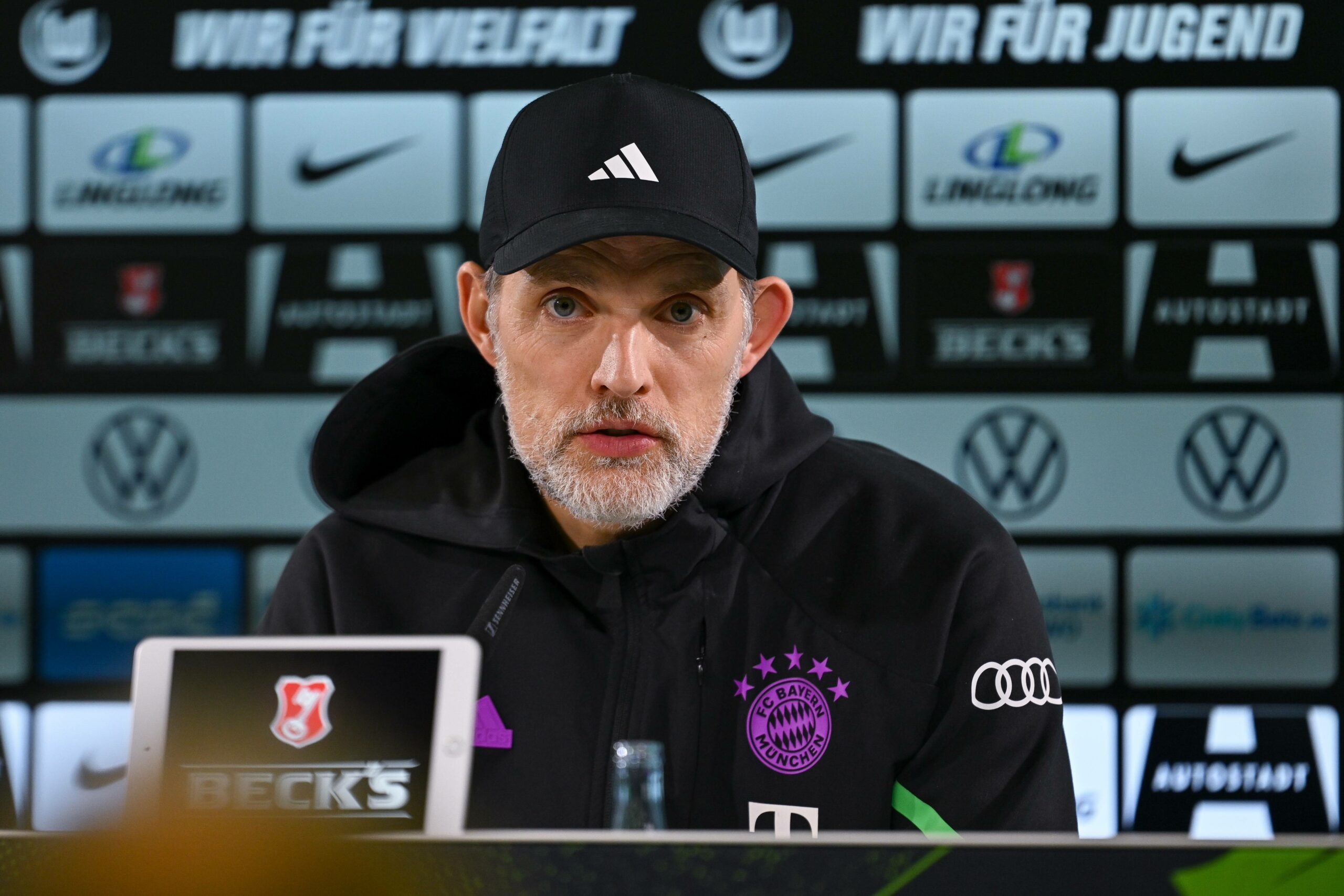 Thomas Tuchel bei der Pressekonferenz nach dem Spiel in Wolfsburg