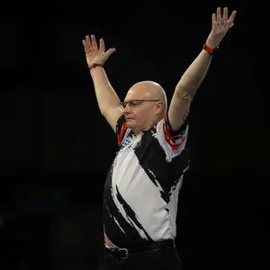 Mickey Mansell jubelt.