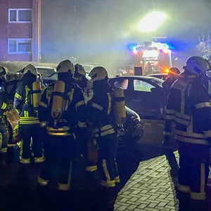 Kellerbrand in Hochhaus in Kaltenkirchen – 60 Bewohner müssen Gebäude verlassen