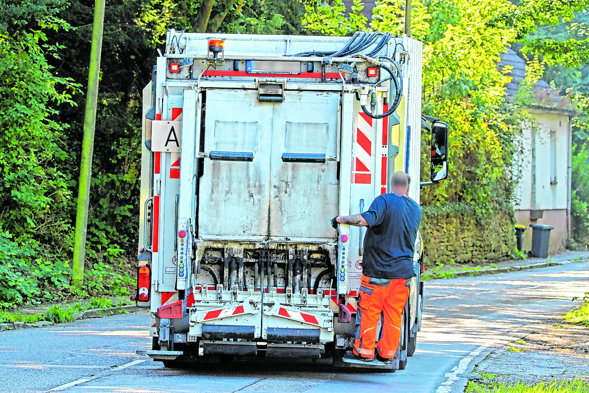 Auf Usedom sorgte ein Müllwagenfahrer für Aufsehen. (Symbolbild)
