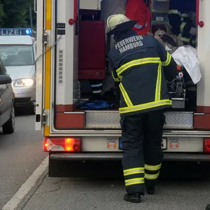 Unglück beim weihnachtsplätzchen backen in Poppenbüttel – zwei Kinder in Klinik