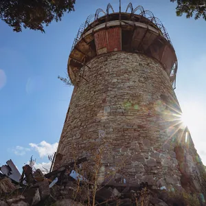 Die alte Mühle im Quedlinburger Ortsteil Gernrode sieht ein bisschen aus wie ein verwunschener Märchenturm.