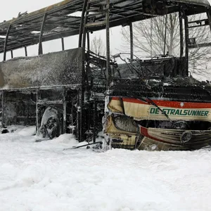 Auf dem Weg zum Lübecker weihnachtsmarkt – Reisebus geht in Flamen auf